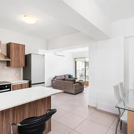 Downtown With 2 Bedrooms Apartment Larnaca