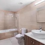 Downtown With 2 Bedrooms 拉纳卡